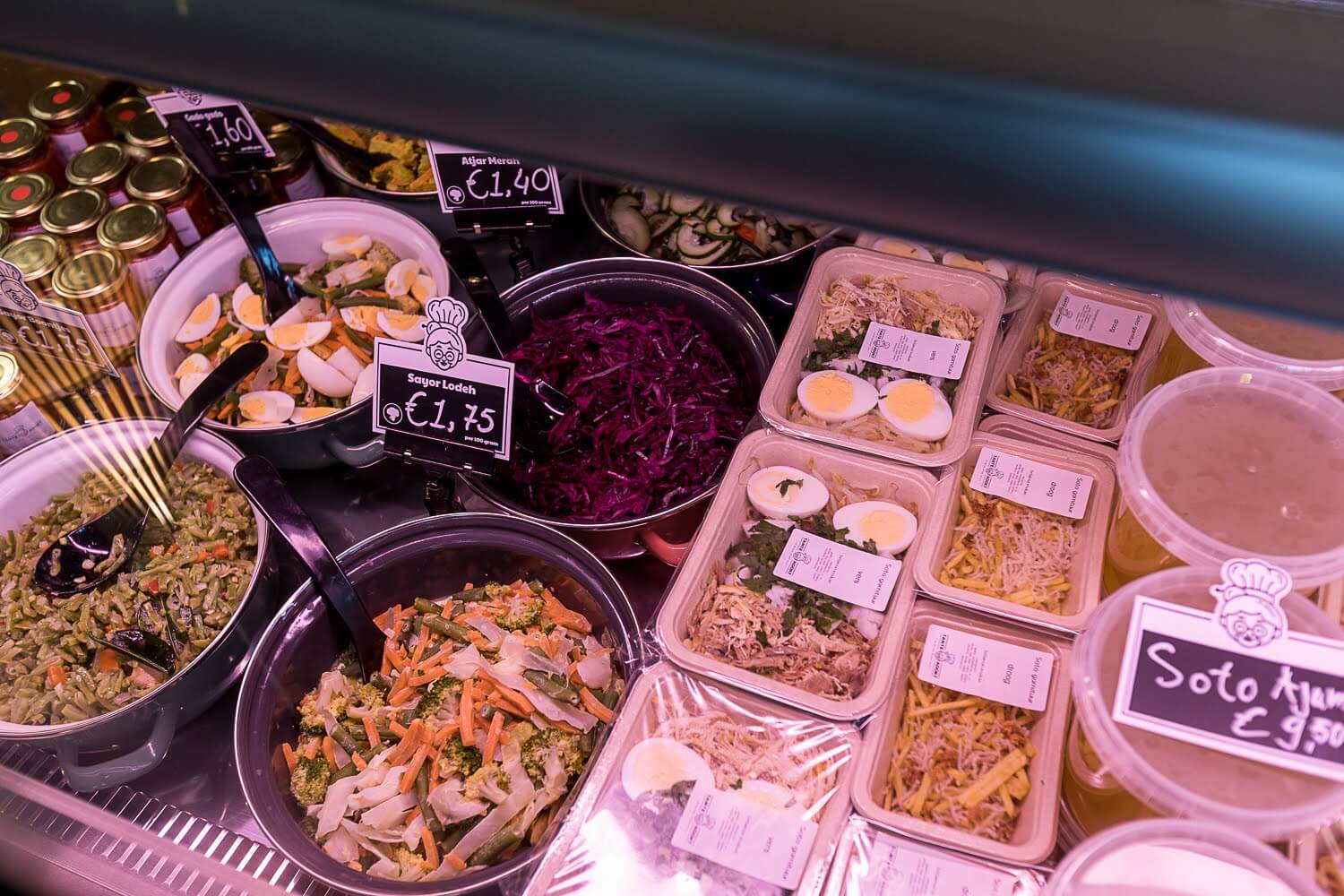 OpeningTanteKookt 1september2022 web 82 - Tante Kookt - Moluks Eten Thuisbezorgd